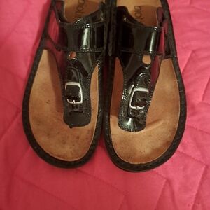 Women’s Black Patent Leather Thong Sandals with Buckle